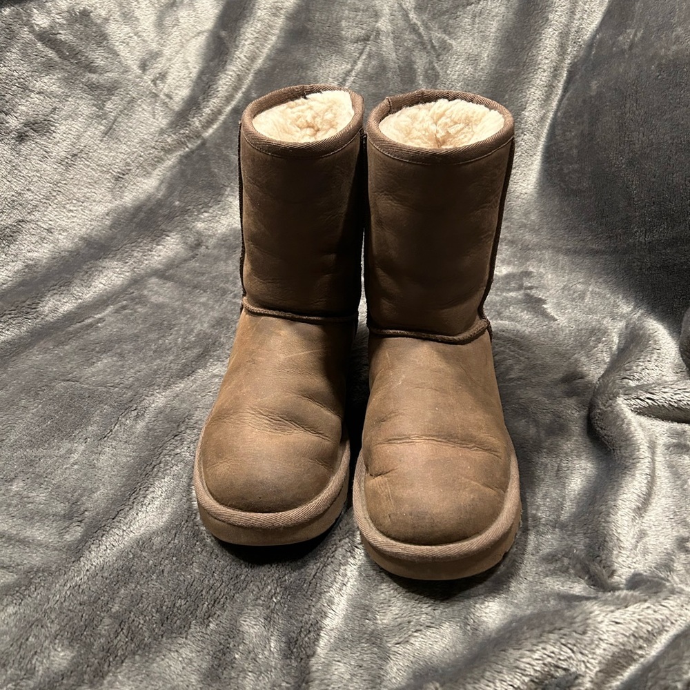 UGG short boots size 5 in great condition!